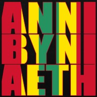 Crys T a Hoodies Annibyniaeth